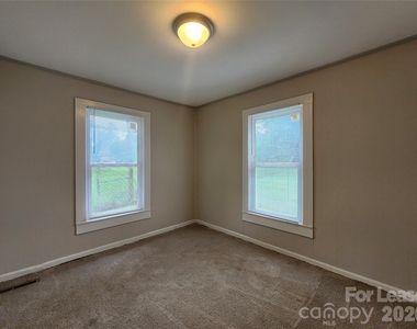 507 S Vance Street - Photo Thumbnail 12