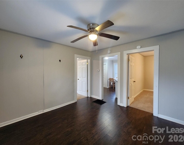 507 S Vance Street - Photo Thumbnail 8