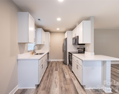 810 Long Street - Photo Thumbnail 12