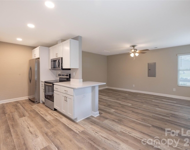 810 Long Street - Photo Thumbnail 11