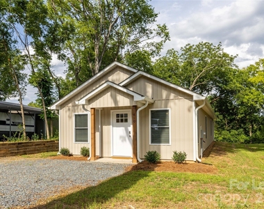 810 Long Street - Photo Thumbnail 2