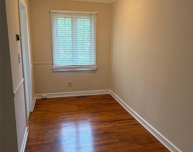 1818 Jameston Drive - Photo Thumbnail 3