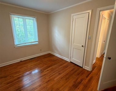1818 Jameston Drive - Photo Thumbnail 7