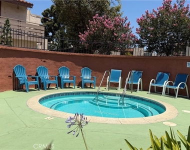 212 S Kraemer - Photo Thumbnail 5