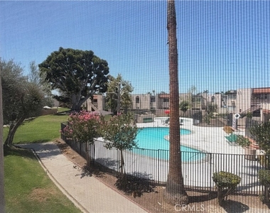 212 S Kraemer - Photo Thumbnail 2