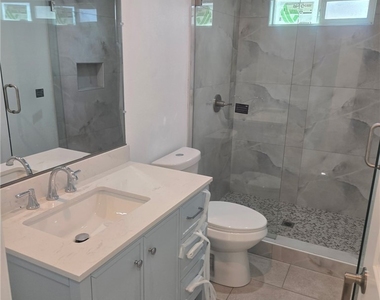 929 E Barbara - Photo Thumbnail 6