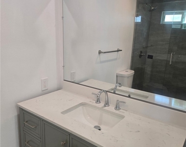 929 E Barbara - Photo Thumbnail 11