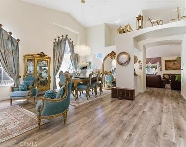 2749 Silver Oak - Photo Thumbnail 7