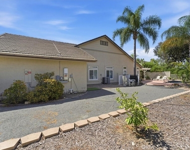 2749 Silver Oak - Photo Thumbnail 38