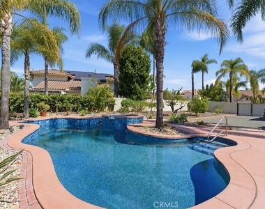 2749 Silver Oak - Photo Thumbnail 35