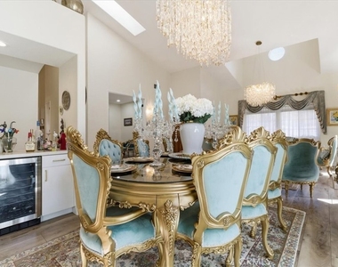 2749 Silver Oak - Photo Thumbnail 9
