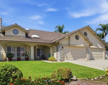 2749 Silver Oak - Photo Thumbnail 1