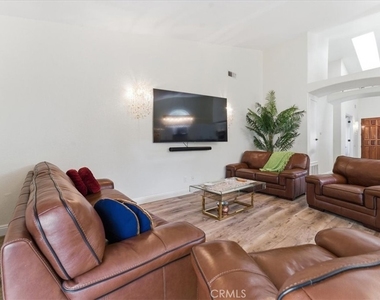 2749 Silver Oak - Photo Thumbnail 10
