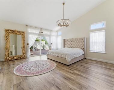 2749 Silver Oak - Photo Thumbnail 21