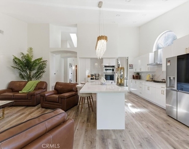 2749 Silver Oak - Photo Thumbnail 12