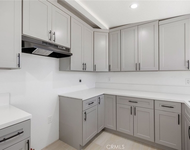 709 W Avenue H12 - Photo Thumbnail 8