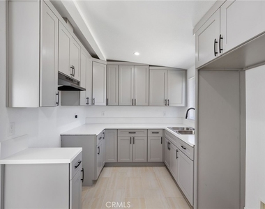 709 W Avenue H12 - Photo Thumbnail 7