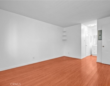 5700 Etiwanda Avenue - Photo Thumbnail 10