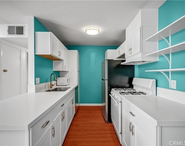 5700 Etiwanda Avenue - Photo Thumbnail 7