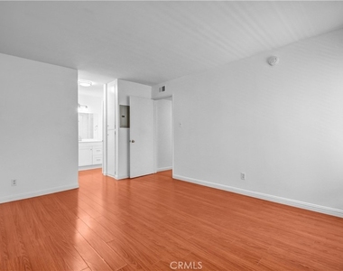 5700 Etiwanda Avenue - Photo Thumbnail 9
