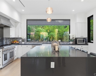 4545 Stern Avenue - Photo Thumbnail 5