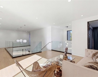 4545 Stern Avenue - Photo Thumbnail 22