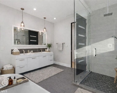 4545 Stern Avenue - Photo Thumbnail 20