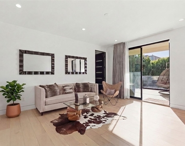 4545 Stern Avenue - Photo Thumbnail 29