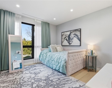 4545 Stern Avenue - Photo Thumbnail 23
