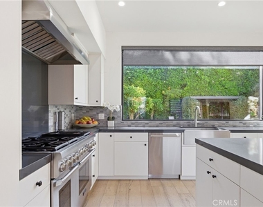 4545 Stern Avenue - Photo Thumbnail 6