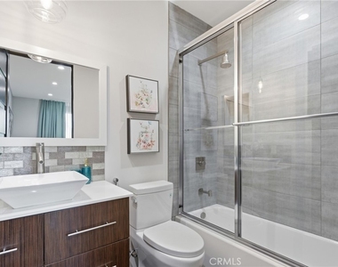 4545 Stern Avenue - Photo Thumbnail 24