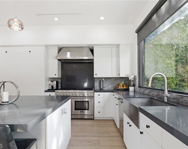 4545 Stern Avenue - Photo Thumbnail 4