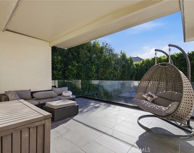 4545 Stern Avenue - Photo Thumbnail 30