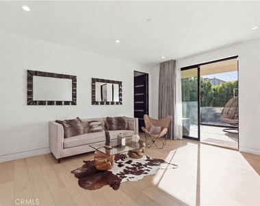 4545 Stern Avenue - Photo Thumbnail 21