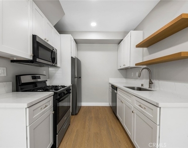 1107 E 3rd Unit #9 - Photo Thumbnail 5