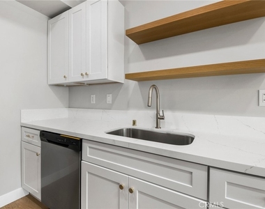 1107 E 3rd Unit #9 - Photo Thumbnail 7