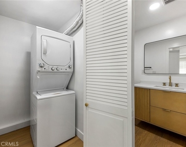 1107 E 3rd Unit #9 - Photo Thumbnail 12