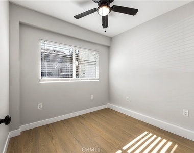 1107 E 3rd Unit #9 - Photo Thumbnail 9