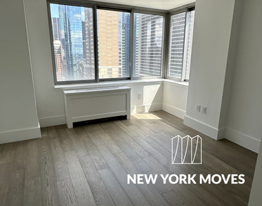West 47th Street - Photo Thumbnail 4