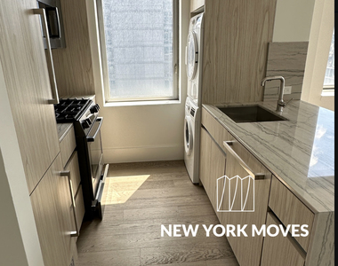 West 47th Street - Photo Thumbnail 13
