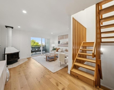 4028 Farm Hill Boulevard - Photo Thumbnail 2