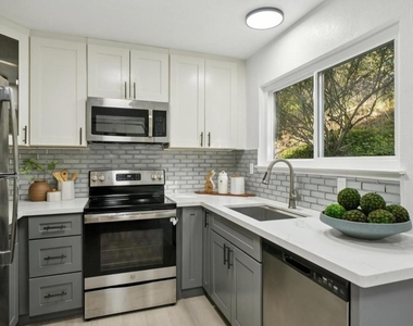4028 Farm Hill Boulevard - Photo Thumbnail 7