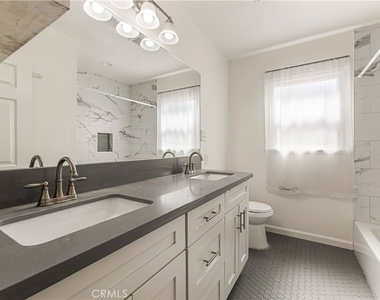 16601 Valerio Street - Photo Thumbnail 12