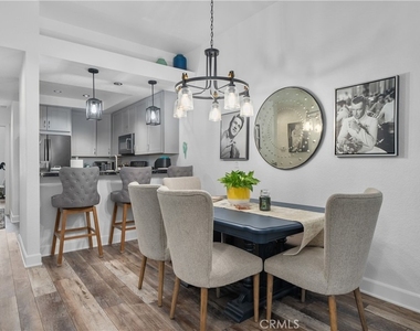 2601 S Broadmoor - Photo Thumbnail 8
