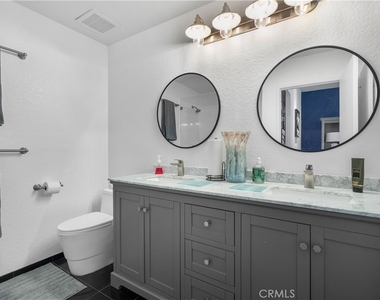 2601 S Broadmoor - Photo Thumbnail 23