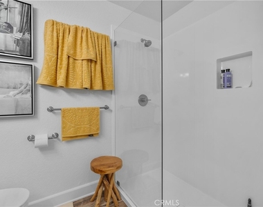 2601 S Broadmoor - Photo Thumbnail 15