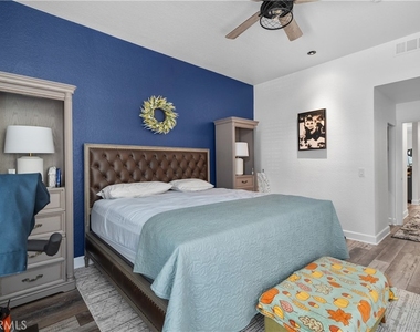 2601 S Broadmoor - Photo Thumbnail 19