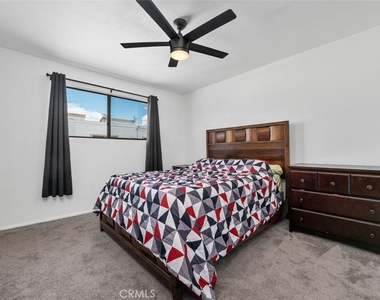 18415 Collins - Photo Thumbnail 8