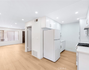 333 Riverdale Drive - Photo Thumbnail 3