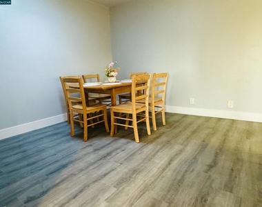 419 Pomona Ave - Photo Thumbnail 8
